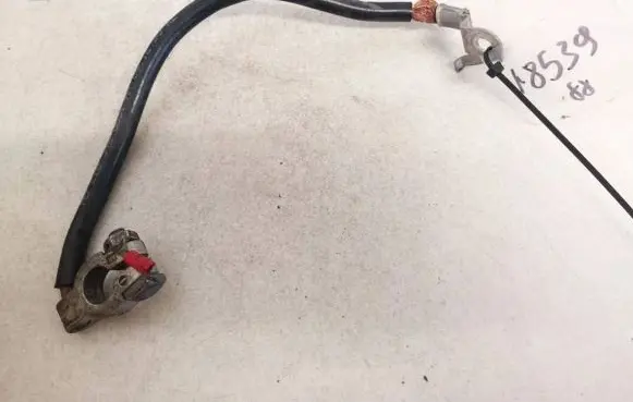 Mercedes-Benz E W210 Positive cable (battery)