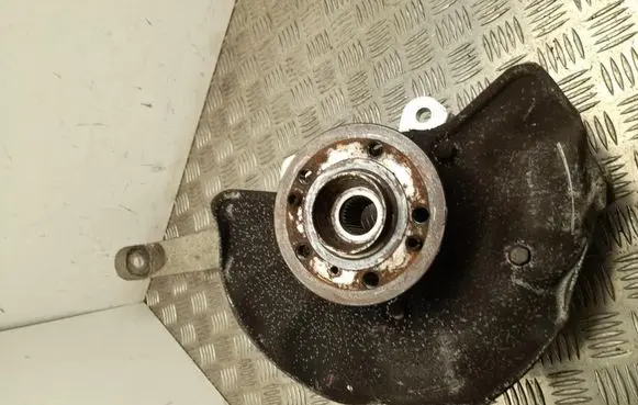 Mercedes-Benz ML W166 Front wheel hub A16609