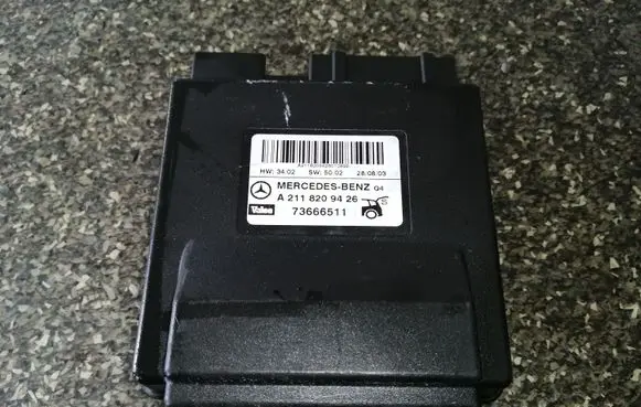 Mercedes-Benz E W211 Tailgate/trunk control unit/module A2118209426
