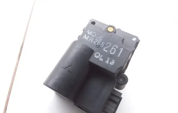 Volvo S40, V40 Air flap motor/actuator MR268261 0L13