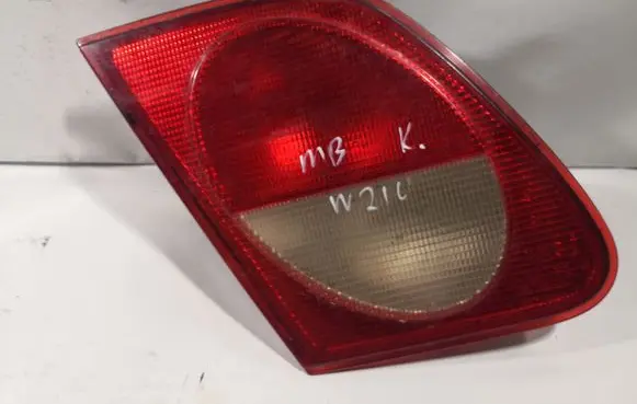 Mercedes-Benz E W210 Tailgate rear/tail lights A2108201164