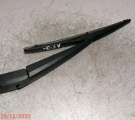 Toyota Avensis T270 Rear wiper blade arm