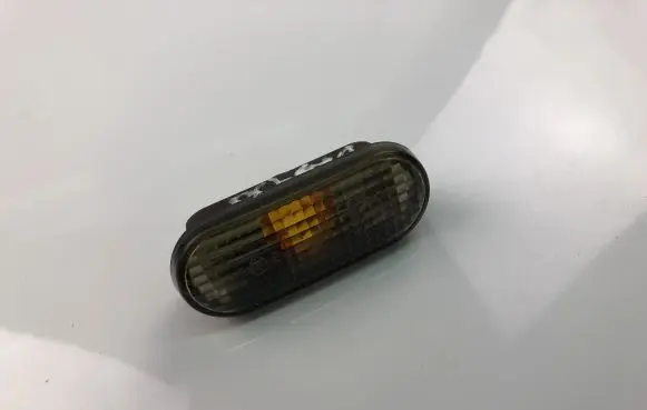Seat Toledo I (1L) Front fender indicator light 3A0949117G