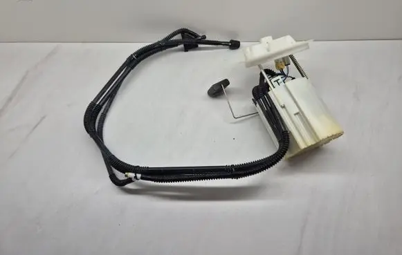 Mercedes-Benz C W204 In-tank fuel pump A2044700594 A2045400617 A2C53114088