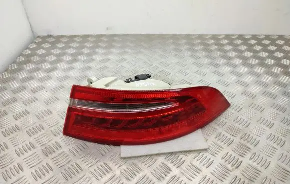 Jaguar XE Rear/tail lights