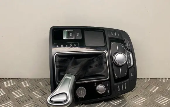 Head unit multimedia control
