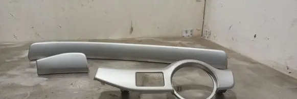 Skoda Octavia Mk2 (1Z) Dashboard glove box trim 1Z1858418A 1Z1858417