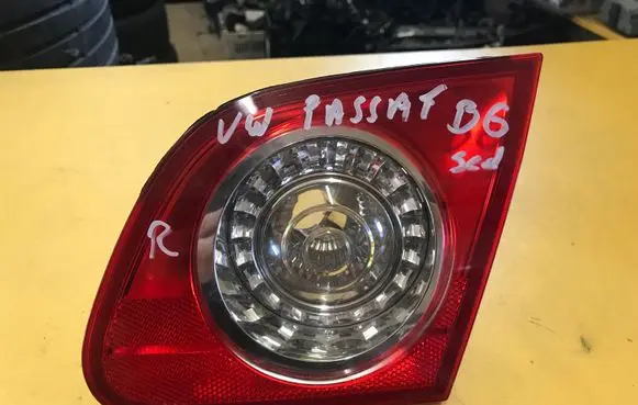 Volkswagen PASSAT B6 Tailgate rear/tail lights