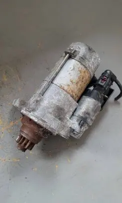 Volkswagen Touran III Starter motor 02Z911024B