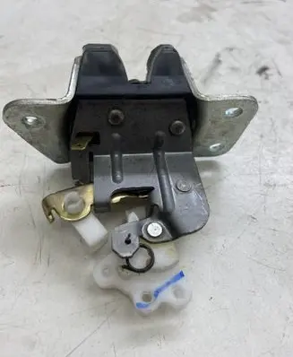 Loading door lock