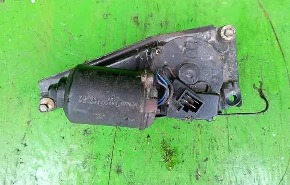 Suzuki Baleno EG Front wiper linkage and motor