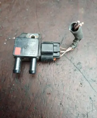 Toyota Avensis T270 Exhaust gas pressure sensor 8948120030
