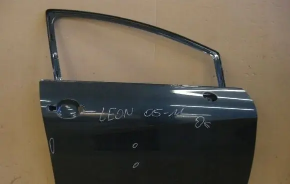 Seat Leon (1P) Front door 