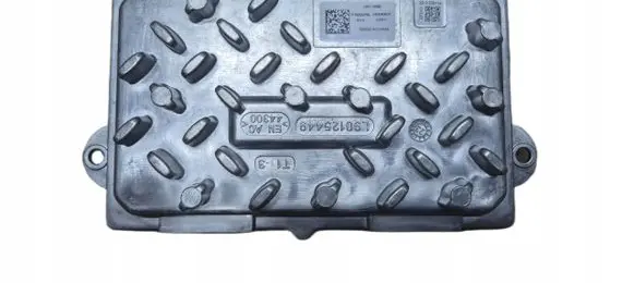 Peugeot 508 II Voltage converter/converter module 