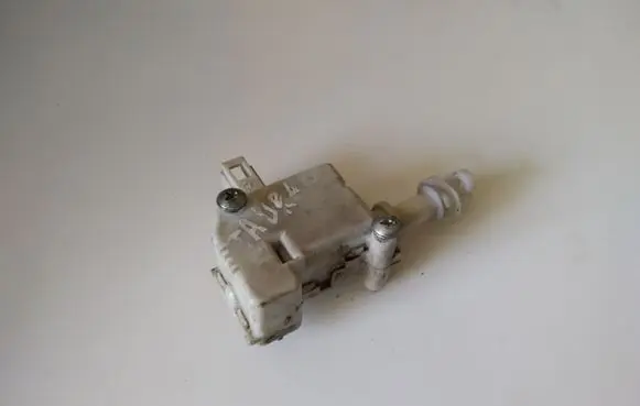 Volkswagen Golf IV Central locking motor 380959782