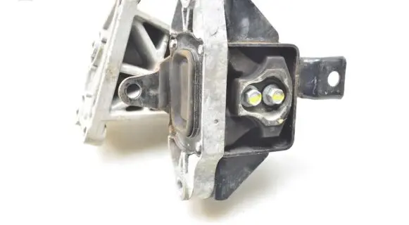 KIA Sportage Engine mounting bracket 21830F1000