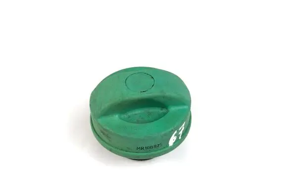 Mitsubishi Carisma Fuel tank filler cap mr100975