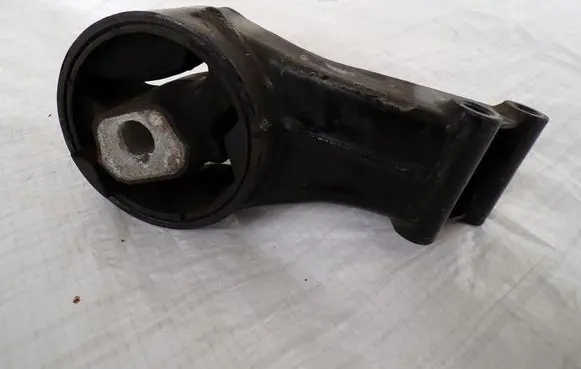 Opel Insignia B Gearbox mounting bracket 84096991