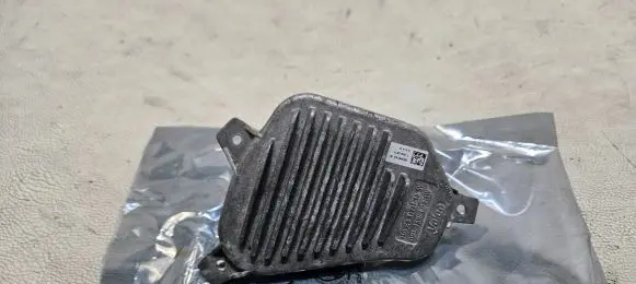 BMW X1 F48 F49 LED ballast control module 90068144