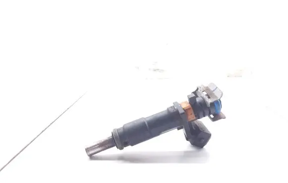 Opel Insignia A Fuel injector 55353806