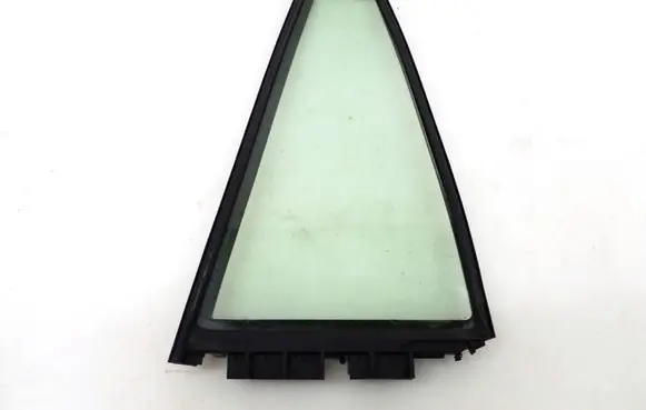 Toyota RAV 4 (XA30) Rear vent window glass 6812342110