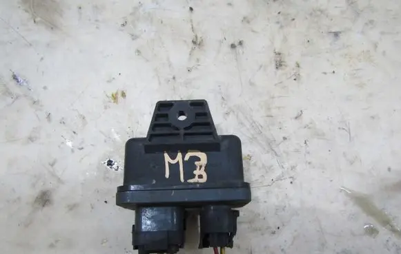 Mazda 3 III Glow plug pre-heat relay SH01-18650
