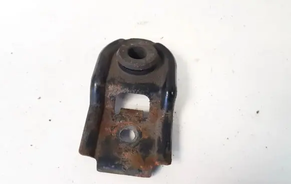 Subaru Legacy Radiator mount bracket