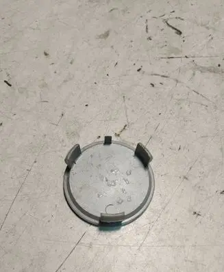 Toyota Avensis T250 R16 wheel hub/cap/trim 