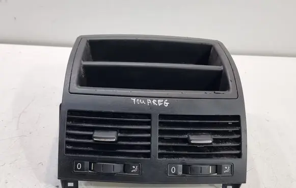 Volkswagen Touareg I Dash center air vent grill 7L6819727