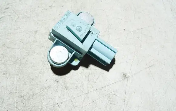 Audi A6 S6 C6 4F Airbag deployment crash/impact sensor 4F0955557A