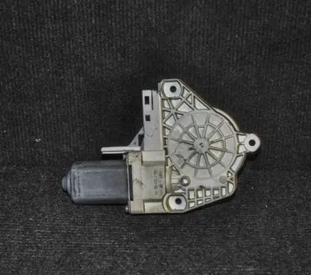 Audi A1 Front door window regulator motor 8K0959802C