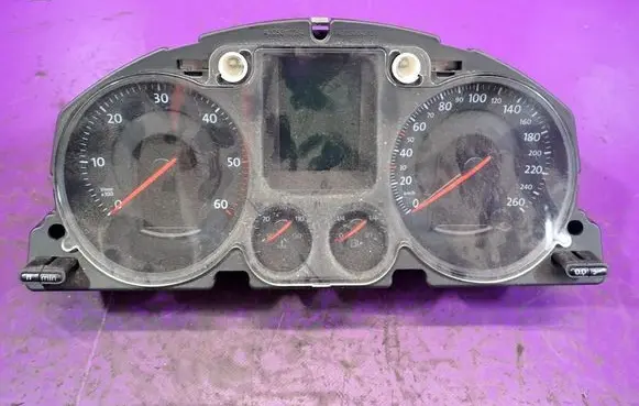 Volkswagen PASSAT B6 Speedometer (instrument cluster) 