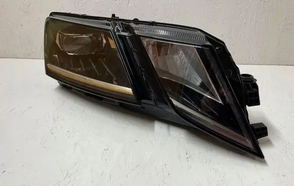 Skoda Octavia Mk3 (5E) Headlight/headlamp 5E1941016D