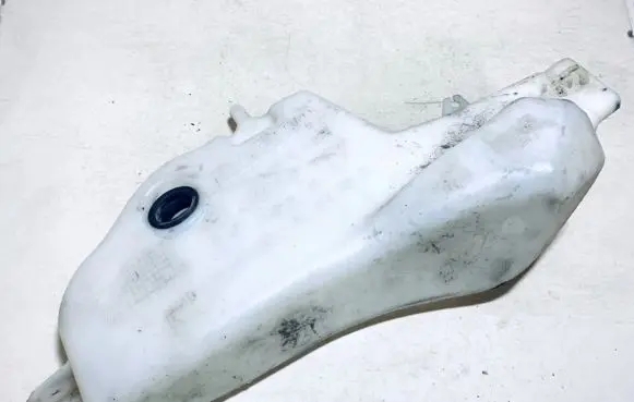 Renault Scenic I Windshield washer fluid reservoir/tank 7700843902 7700843902c