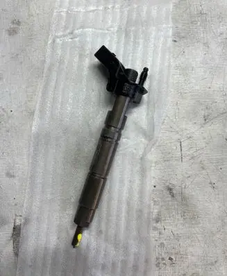 Mercedes-Benz CLS C219 Fuel injector A6420700587 060805 0445115027