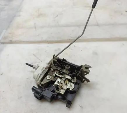 Audi A3 S3 8L Front door lock 8L1837016