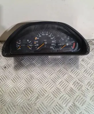 Mercedes-Benz E W210 Speedometer (instrument cluster) 2105406547