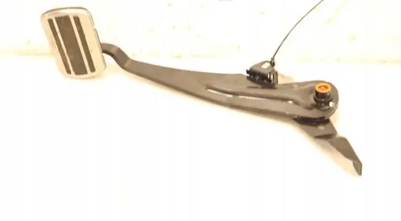 Peugeot 3008 II Clutch pedal 