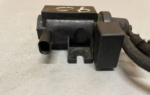 BMW 3 E92 E93 Turbo solenoid valve 7805391