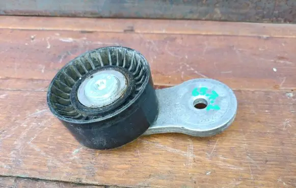 BMW M3 F80 Timing belt tensioner 7848607 11287848607