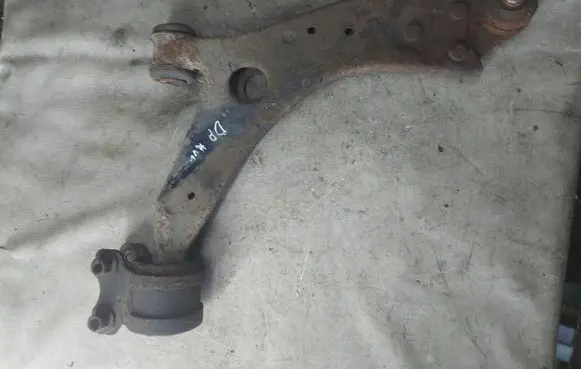 Ford Kuga I Front lower control arm/wishbone