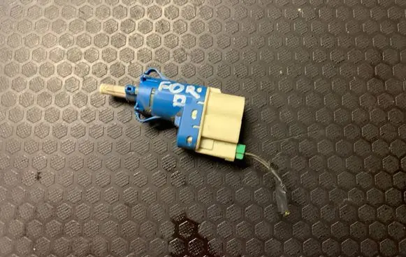 Ford Focus C-MAX Brake pedal sensor switch 3M5T9C872AB