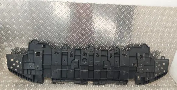 Front bumper skid plate/under tray