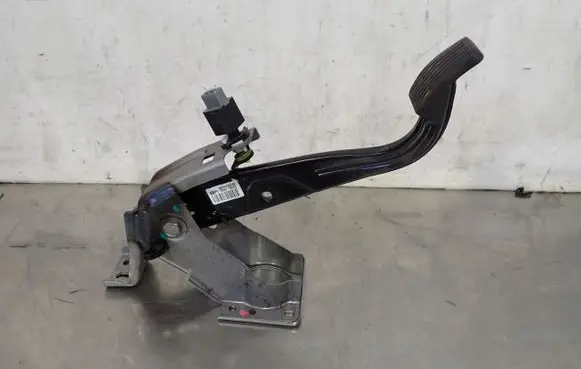 Hyundai i10 Clutch pedal 32800-B9000