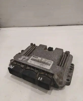 Renault Trafic II (X83) Engine control unit/module 0281017065 8200935115 8201105714