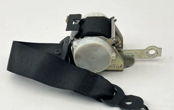 BMW 6 F06 Gran coupe Rear seatbelt 34133149A