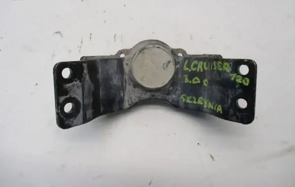 Toyota Land Cruiser (J120) Gearbox mounting bracket