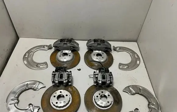 BMW 5 G60 G61 Brake discs and calipers set 6899133 8846935