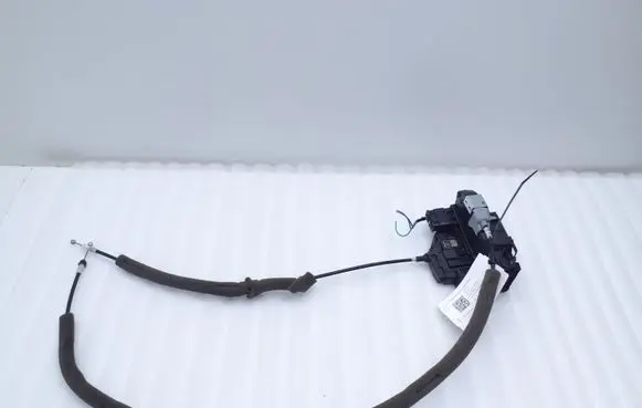 Nissan Pulsar Rear door lock