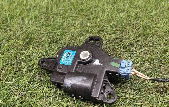Hyundai Sonata Air flap motor/actuator D266EB9AA01